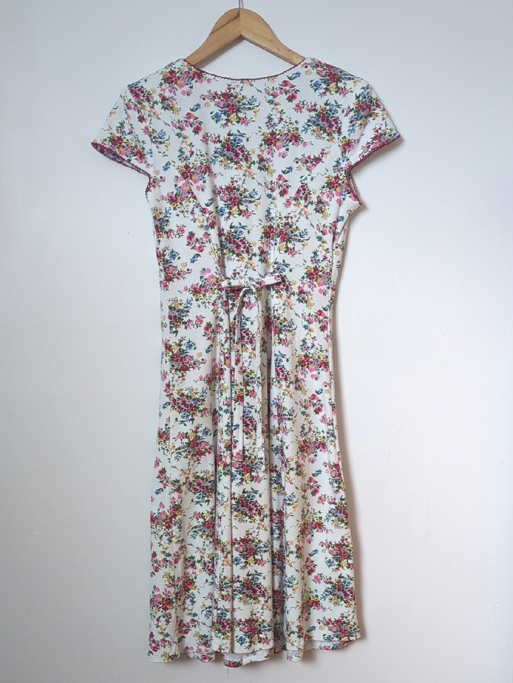 Vintage Floral Tie-Front White Midi Dress - Picture 5 of 5